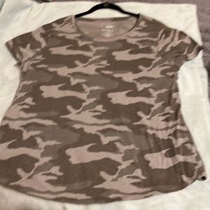 Camo t shirt XL